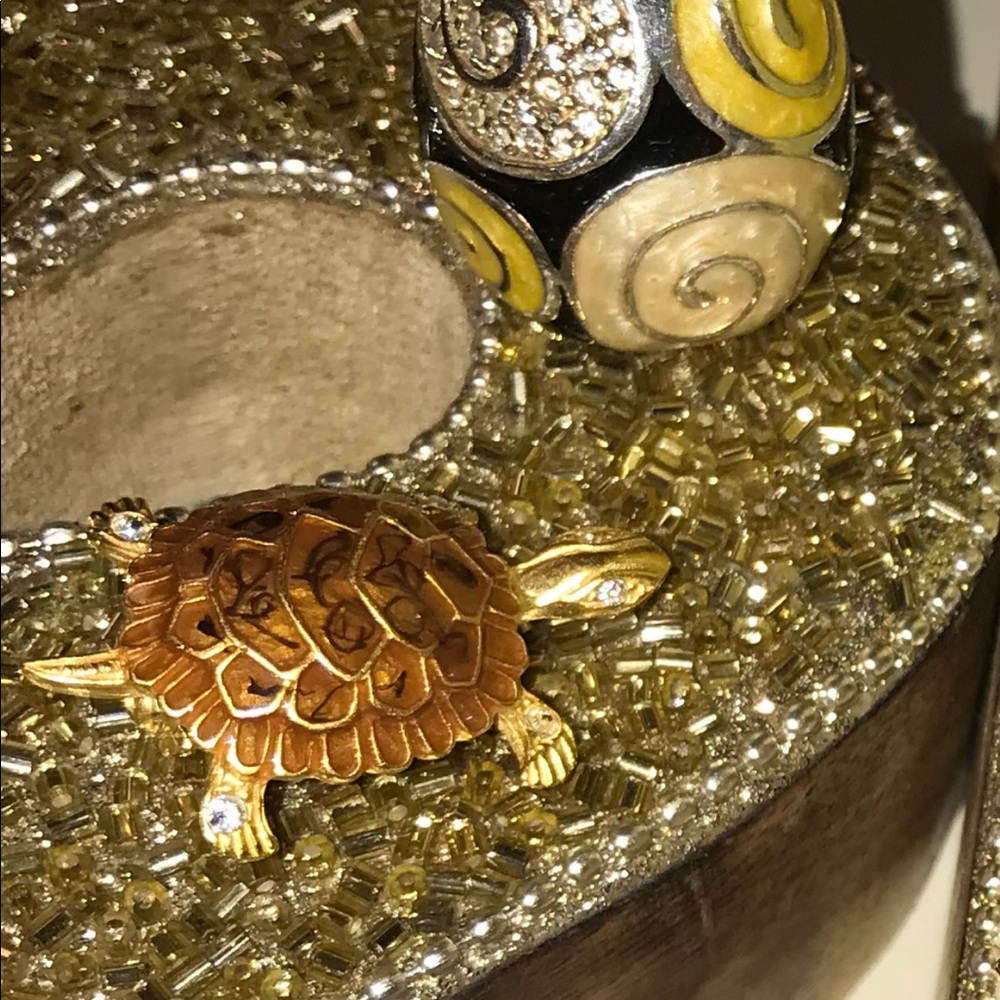 Mini Turtle brooch - Picture 4 of 8